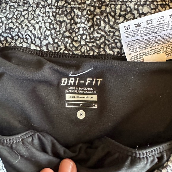 Nike Running Shorts Small - Picture 3 of 3